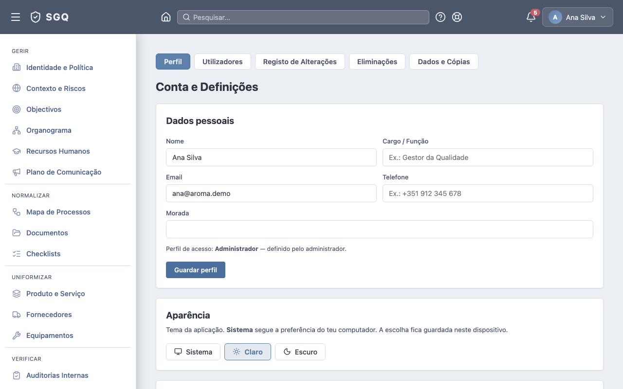 Conta e Definições — aba Perfil com dados pessoais e tema